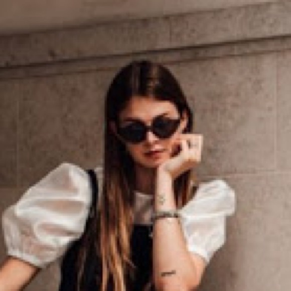 Meet your Posher, Clover - Picture 1 of 1